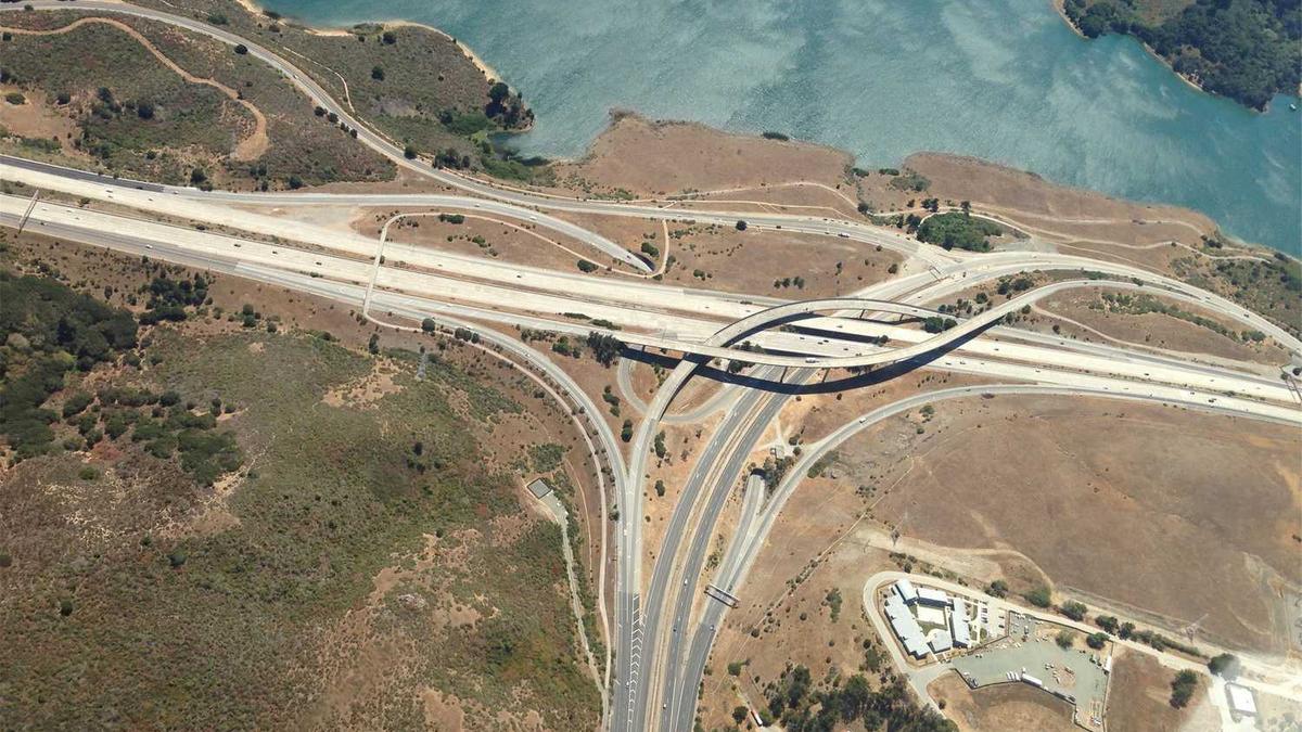 母亲在佛山市买医保可以帮18岁孩子买吗