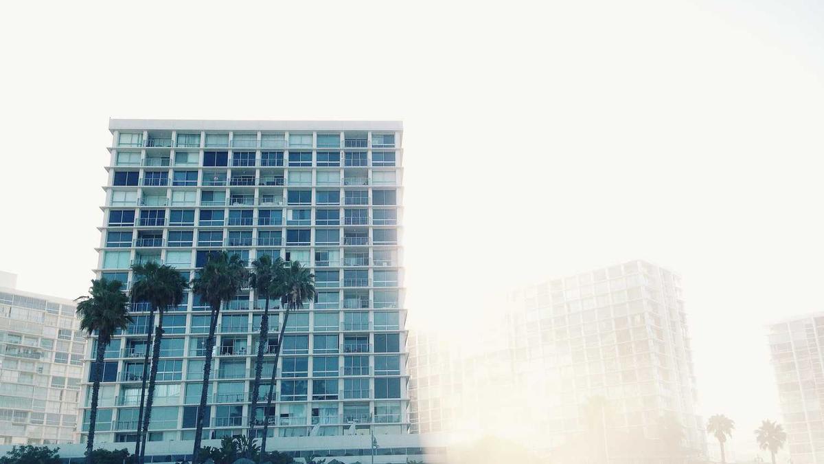 黑河与瑞丽被封城,为什么边城的防疫工作这么难?