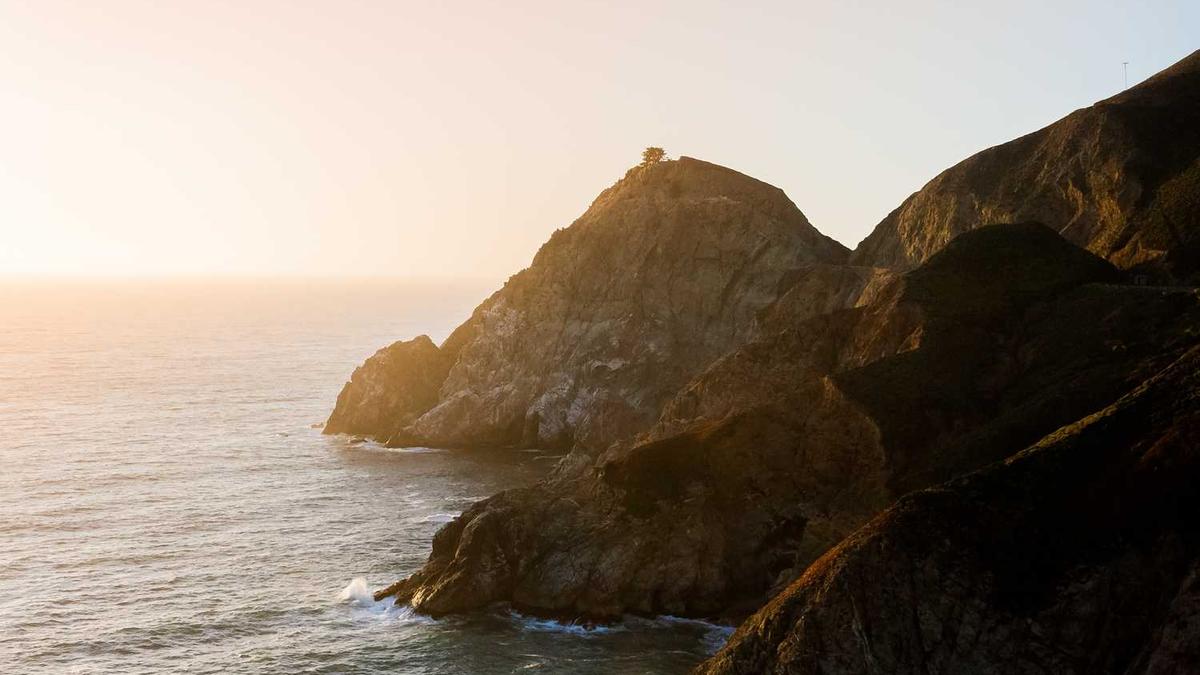 五指山下甘徘徊 猜生肖是什么?