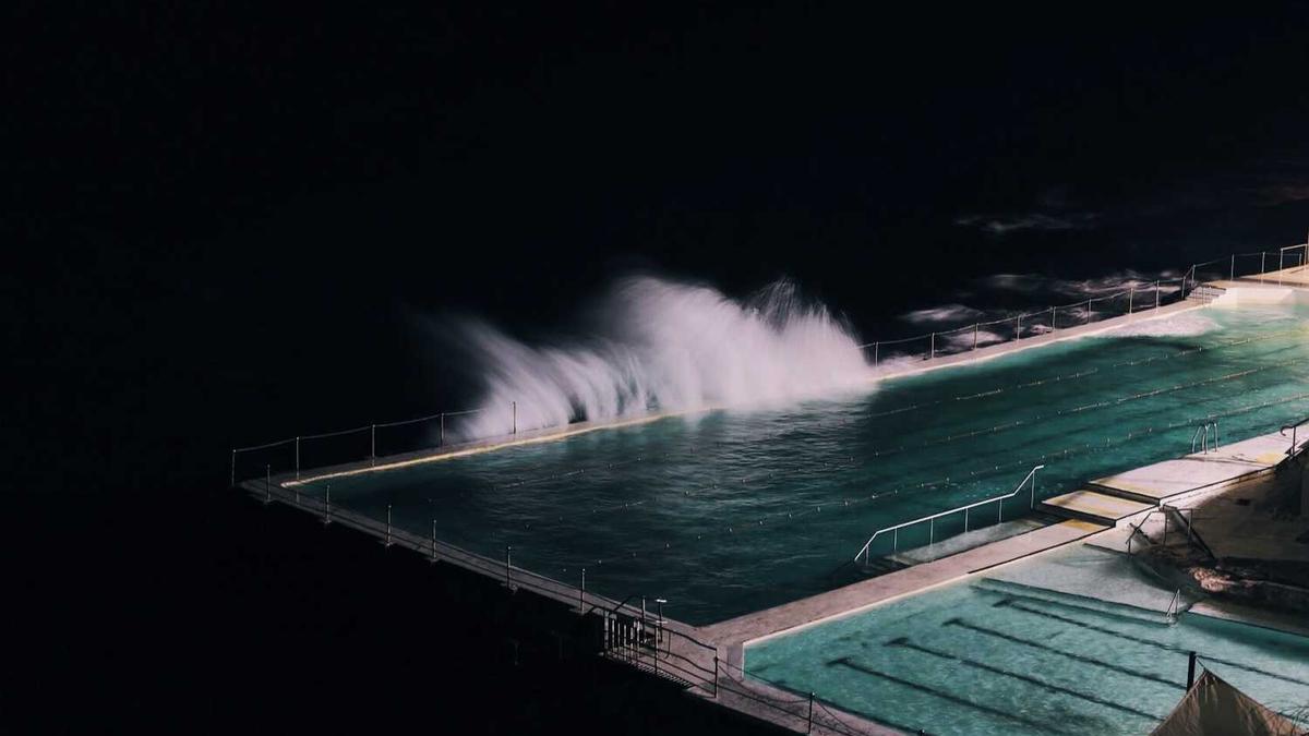 广东大风降温降雨来袭 多地最低气温将降至15℃以下